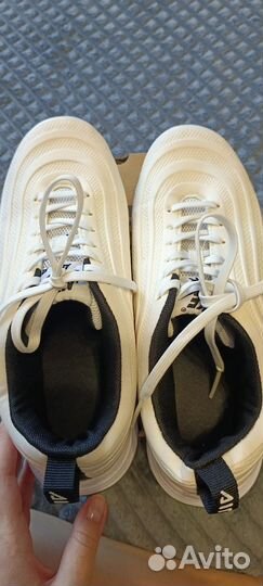 Кроссовки женские