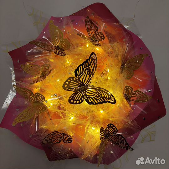 Светящийся букет из бабочек