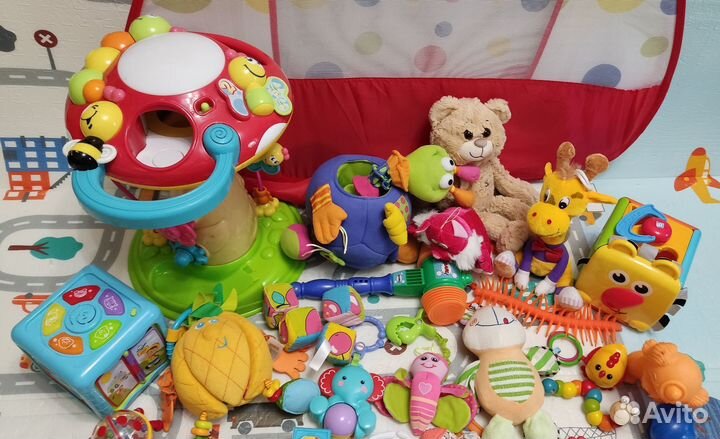 Большой пакет игрушек от 0 + Домик