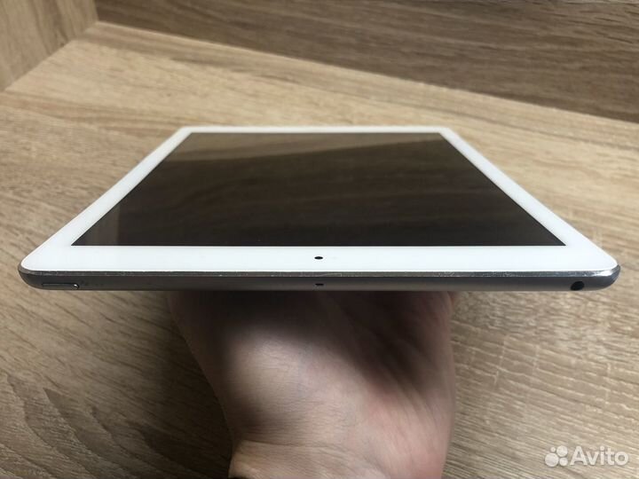iPad air 64gb (1-го поколения)