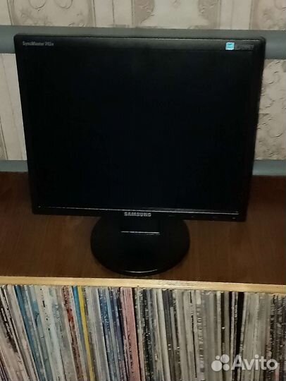 Монитор Samsung