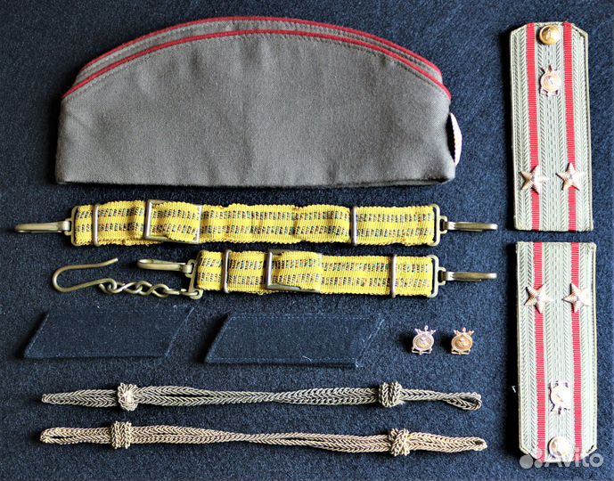 Погоны, петлицы, пилотка