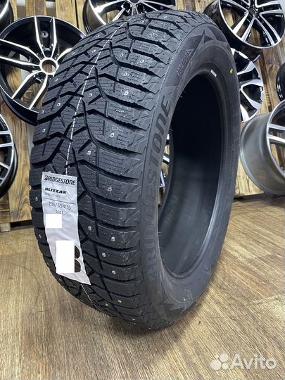 Bridgestone Blizzak Spike-02 SUV 235/55 R19 101T