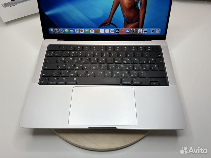 Новый macbook Pro 14 m1 Pro 1Tb SSD 52 цикла