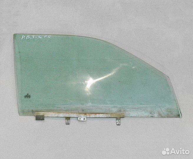 Стекло двери передней правой VW Passat B3