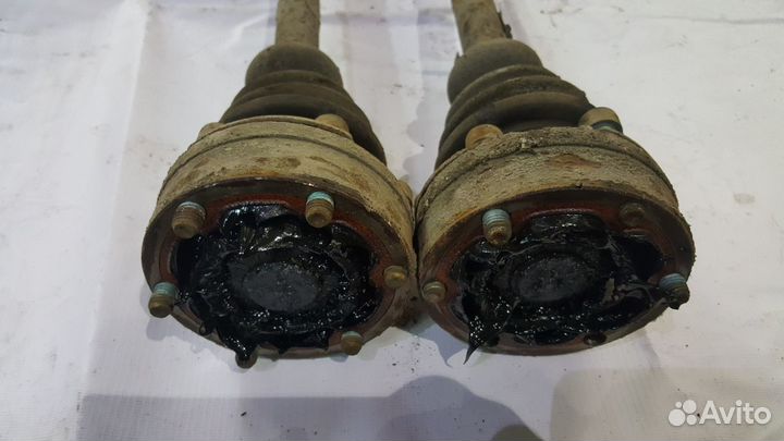 Привод задний левый правый audi a8 d2 вал в сборе