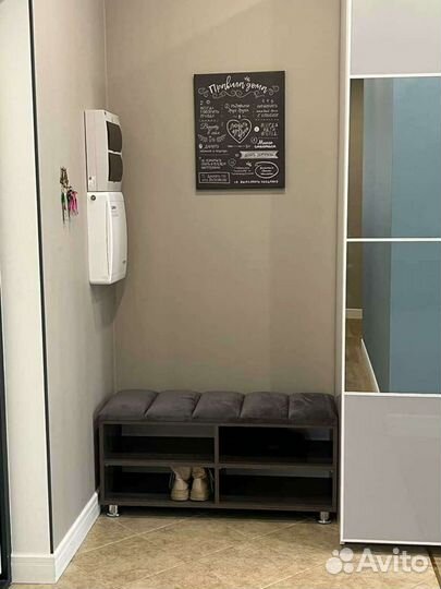 Тумба для прихожей с мягким сиденьем