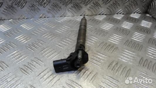 Форсунка дизельная audi A4 B8 (7NI08AL03)