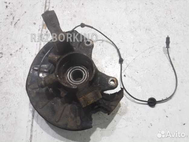 Кулак передний левый