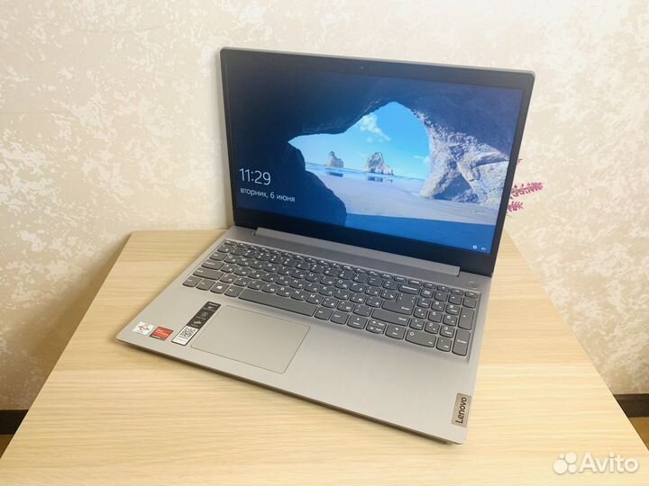 Свежий, быстрый ноутбук (6 гб/SSD/FullHD)