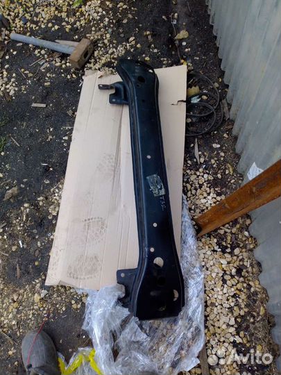 Усилитель переднего бампера Фольксваген транспорте