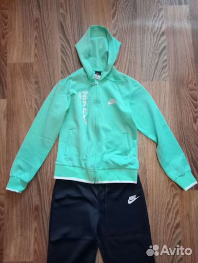 Женский спортивный костюм nike