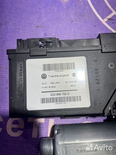 Мотор стеклоподъемника передний левый Volkswagen