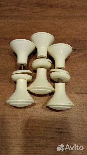 Дверные ручки из пластика