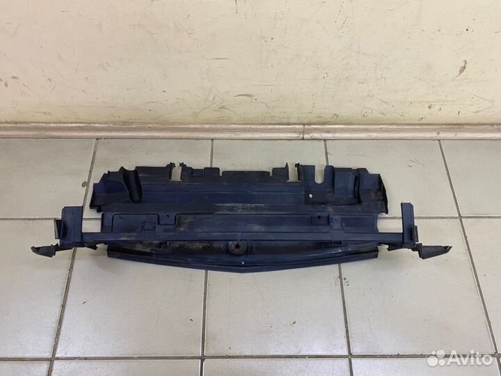 Воздуховод радиатора бу передний Mercedes C 200