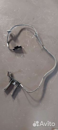 Датчик ABS передний на Mitsubishi Lancer 10