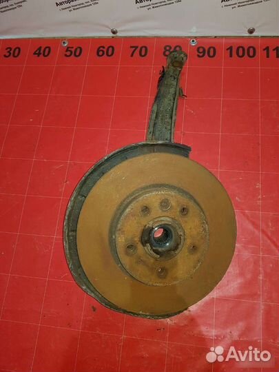 Кулак поворотный передний Volkswagen Touareg