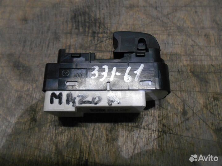 Кнопка стеклоподъемника задней правой двери от Ma