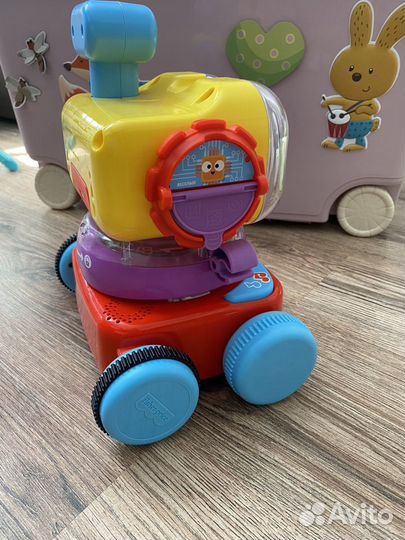 Интерактивный робот Fisher price