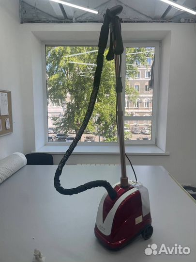 Отпариватель для одежды вертикальный напольный