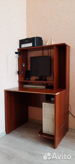 Компьютерный стол