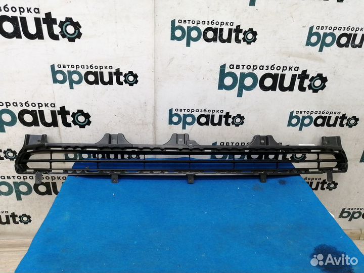 Решетка переднего бампера 53112-60290 Toyota Land