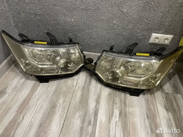 Фары Mitsubishi delica d5 xenon