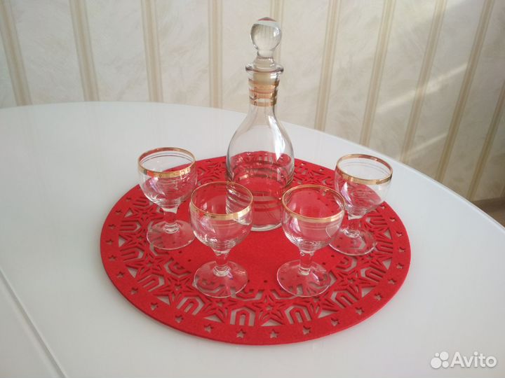 Графин и рюмки винтаж