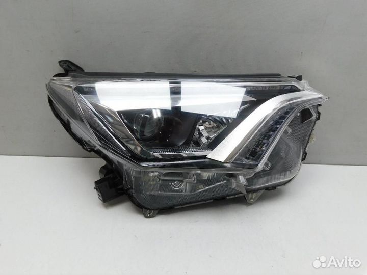 Фара правая Toyota RAV4