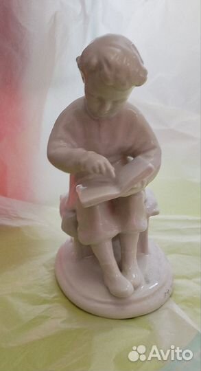 Статуэтка фарфор юный Ленин Лфз