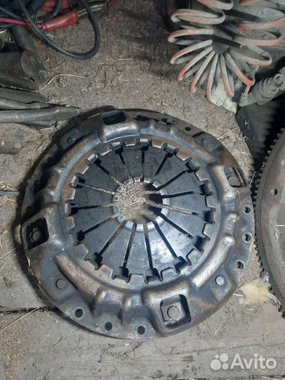 Корзина сцепления Isuzu Elf 4HG1