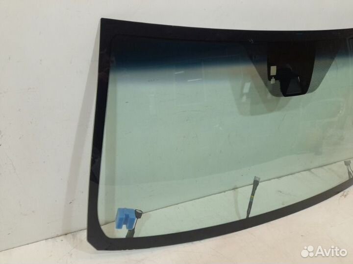 Стекло лобовое переднее Toyota Land Cruiser 200