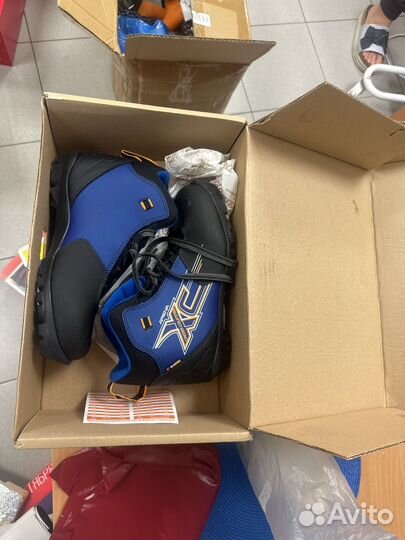 Лыжные ботинки размер 39