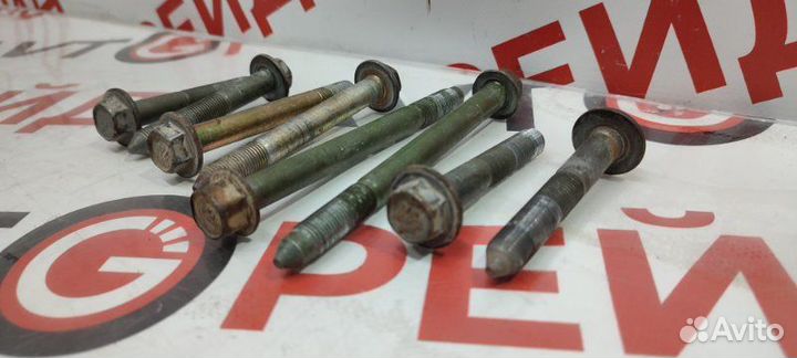 Болт Mitsubishi Airtrek CU5W 4G69 2004.07