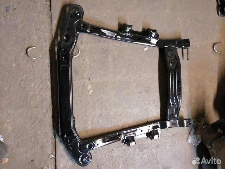 Подрамник на largus