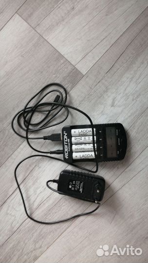 Зарядное устройство Robiton