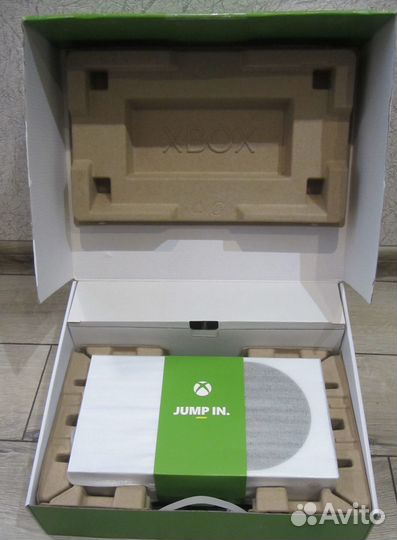 Приставка Xbox Series S 512 гб SSD новая пломбы