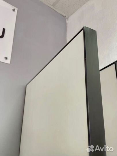 Скрытые двери в черной кромке