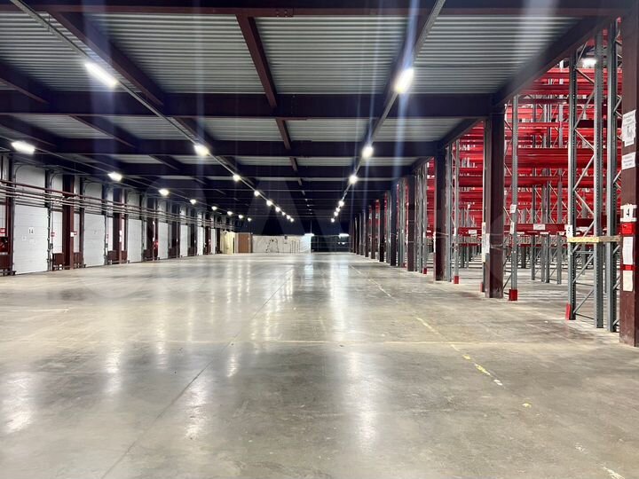 Склад с мезонином и стеллажами