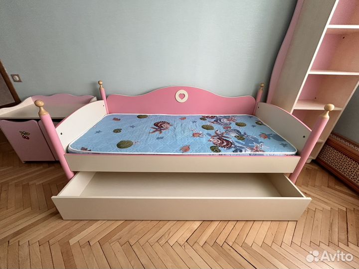 Кровать детская с матрасом