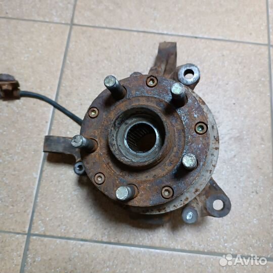 Кулак + ступица передний левый subaru legacy 2