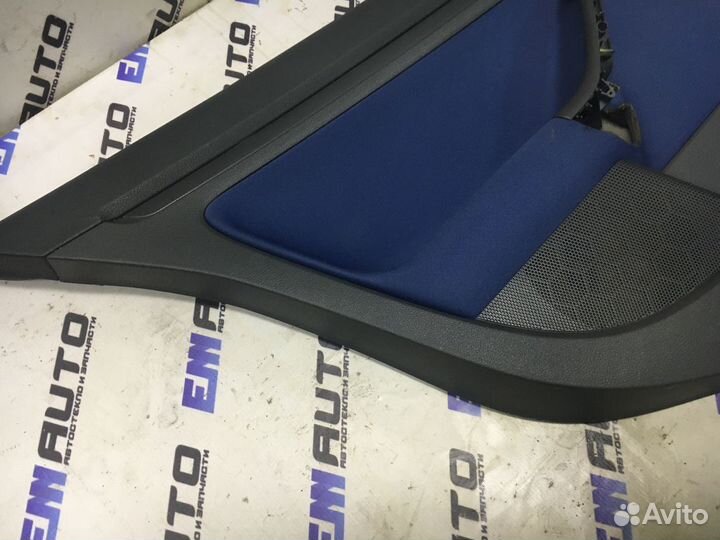 Обшивка двери задней левой Фольксваген Гольф 5