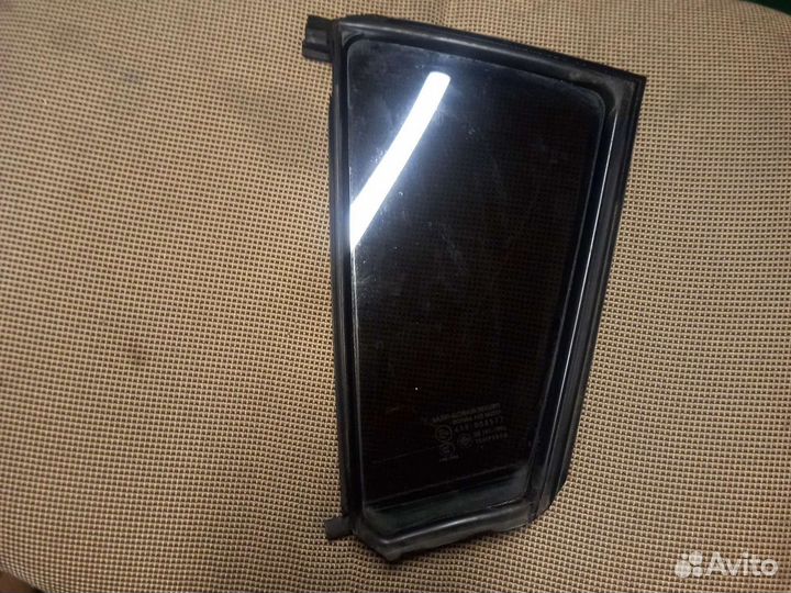 Мазда 3 вк седан левая форточка