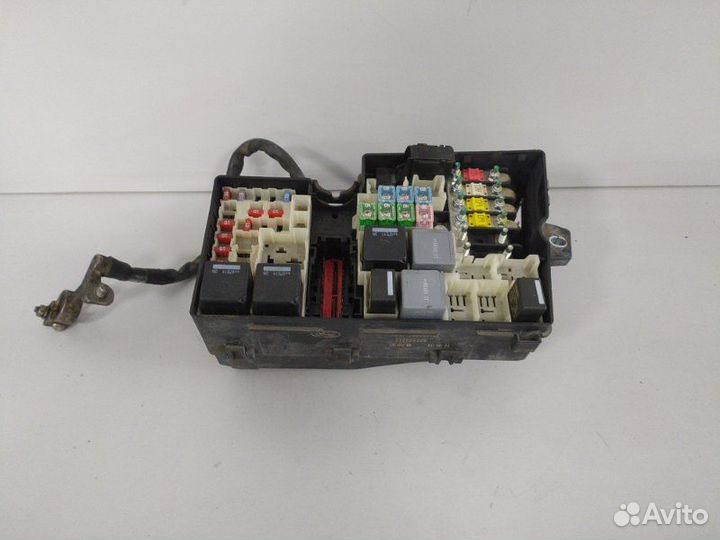 Блок предохранителей подкапотный Ford Focus 2