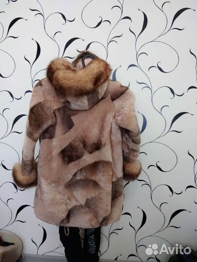 Шуба мутоновая с капюшоном