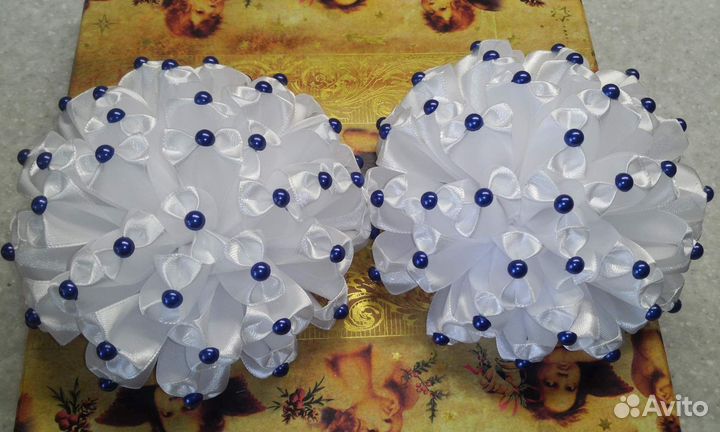 Белые банты в школу