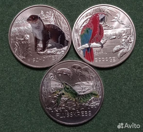 Монеты Животные мира Рак Выдра Попугай