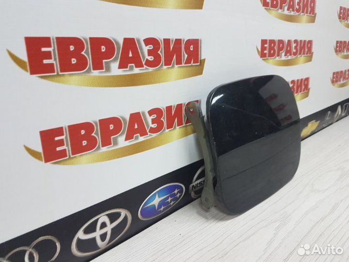 Лючок топливного бака Toyota Avensis ZZT251 1ZZ-FE