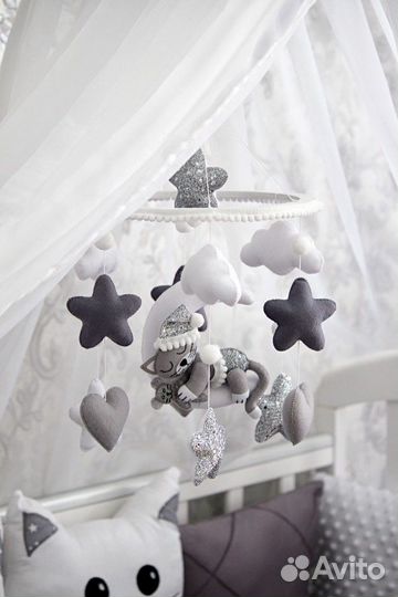 Мобиль на детскую кроватку