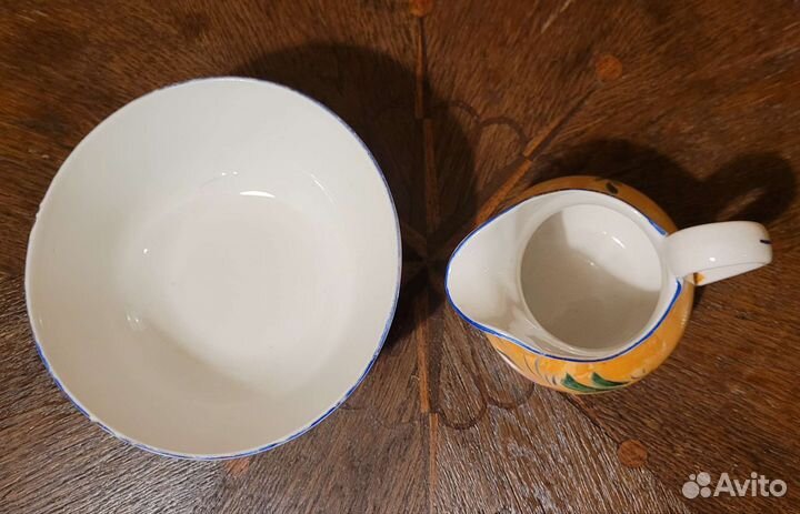 Салатник и молочник Красный фарфорист с.Грузино